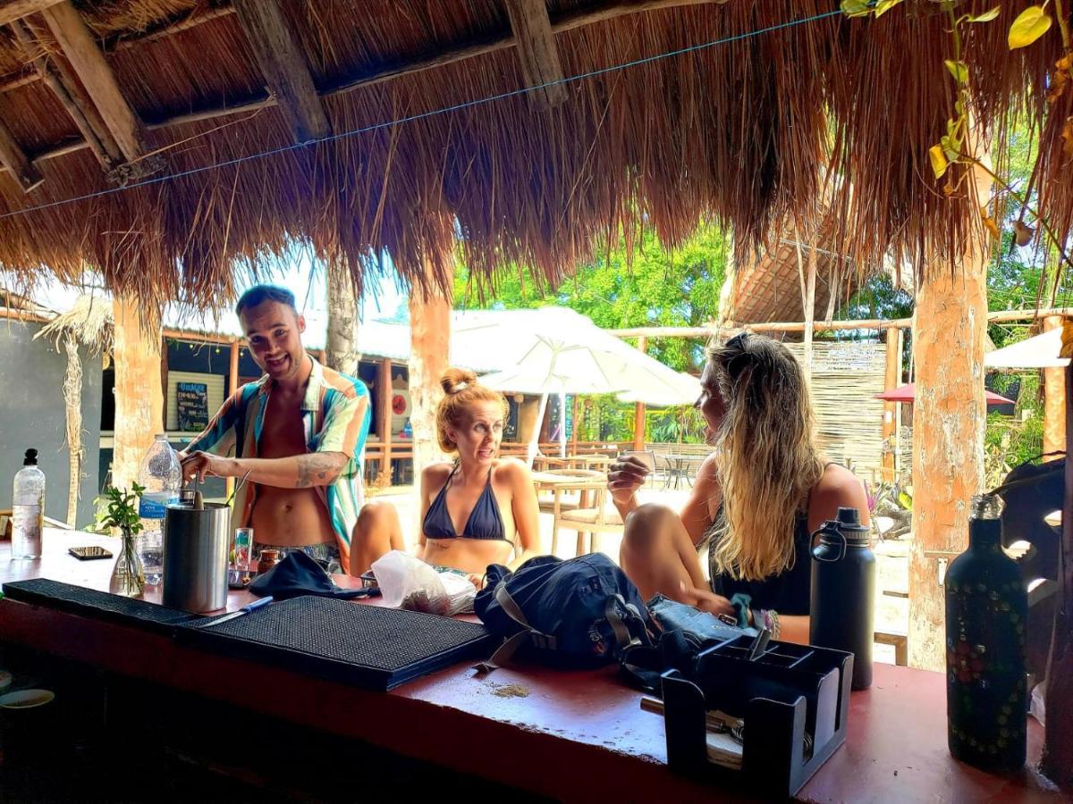 The All Inclusive Hostel - Food, Drinks And Transportation To The Beach And Cenotes Тулум Экстерьер фото