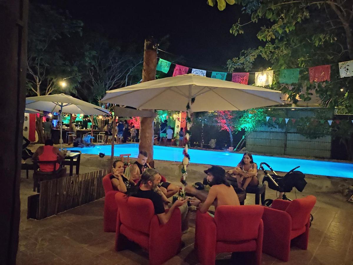 The All Inclusive Hostel - Food, Drinks And Transportation To The Beach And Cenotes Тулум Экстерьер фото