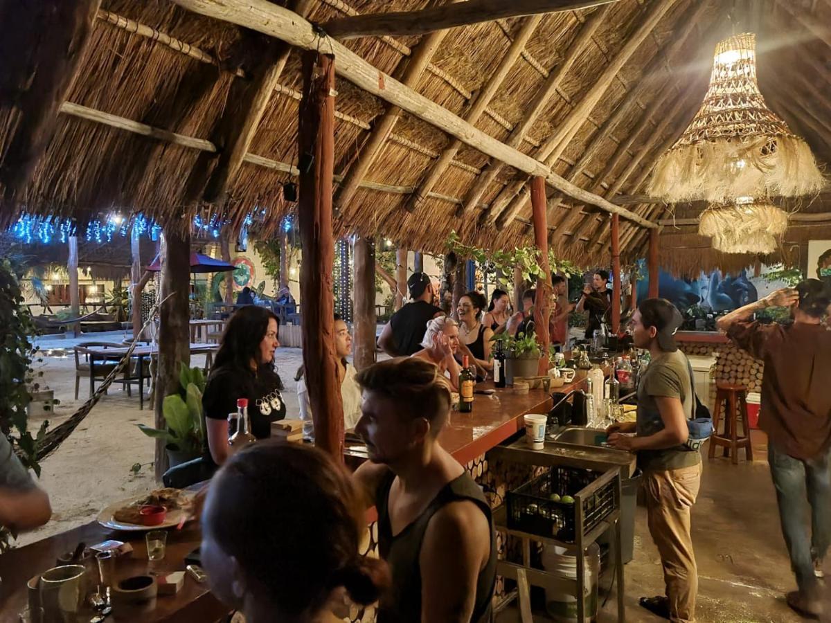 The All Inclusive Hostel - Food, Drinks And Transportation To The Beach And Cenotes Тулум Экстерьер фото
