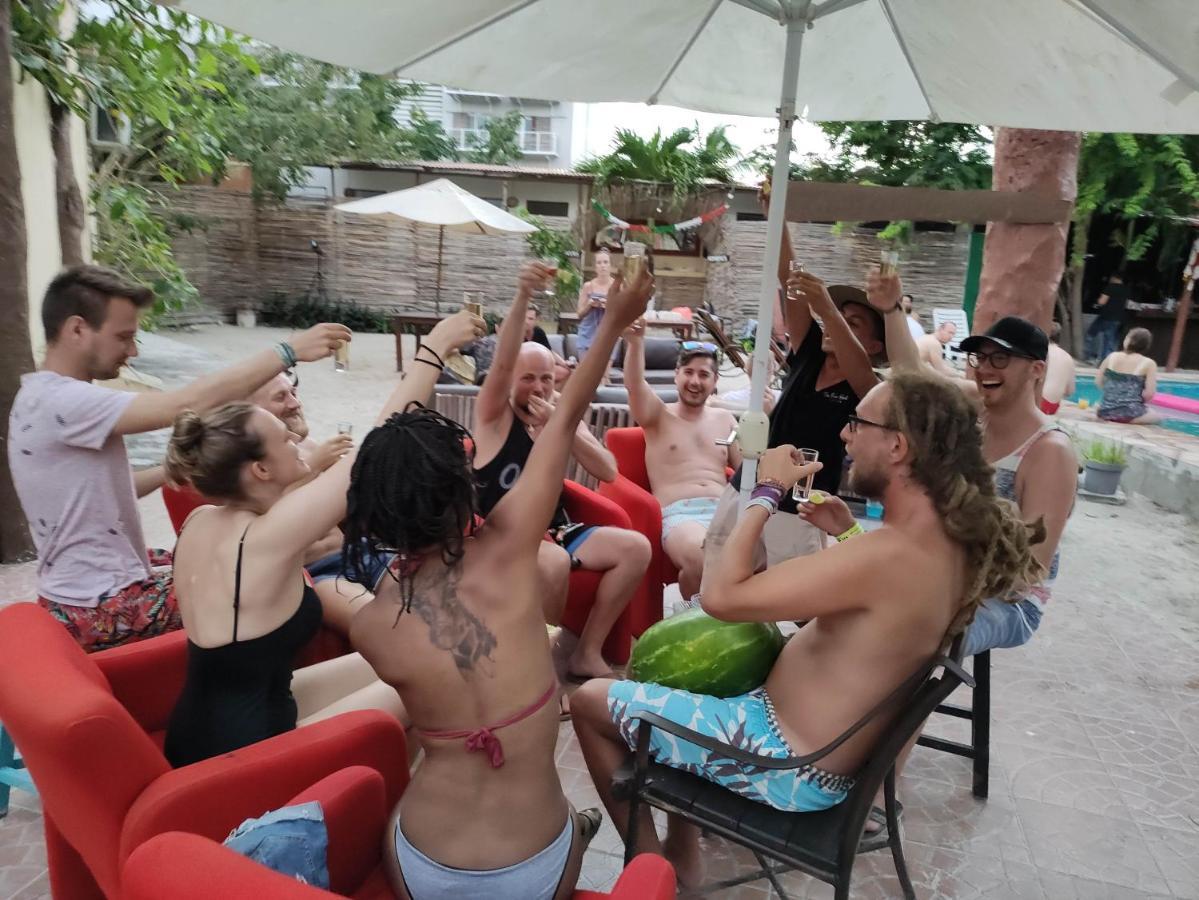 The All Inclusive Hostel - Food, Drinks And Transportation To The Beach And Cenotes Тулум Экстерьер фото