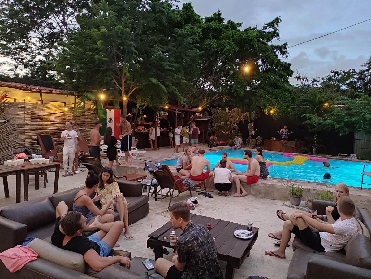 The All Inclusive Hostel - Food, Drinks And Transportation To The Beach And Cenotes Тулум Экстерьер фото