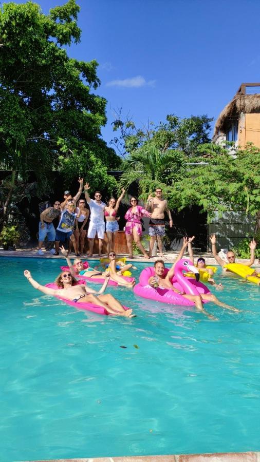 The All Inclusive Hostel - Food, Drinks And Transportation To The Beach And Cenotes Тулум Экстерьер фото