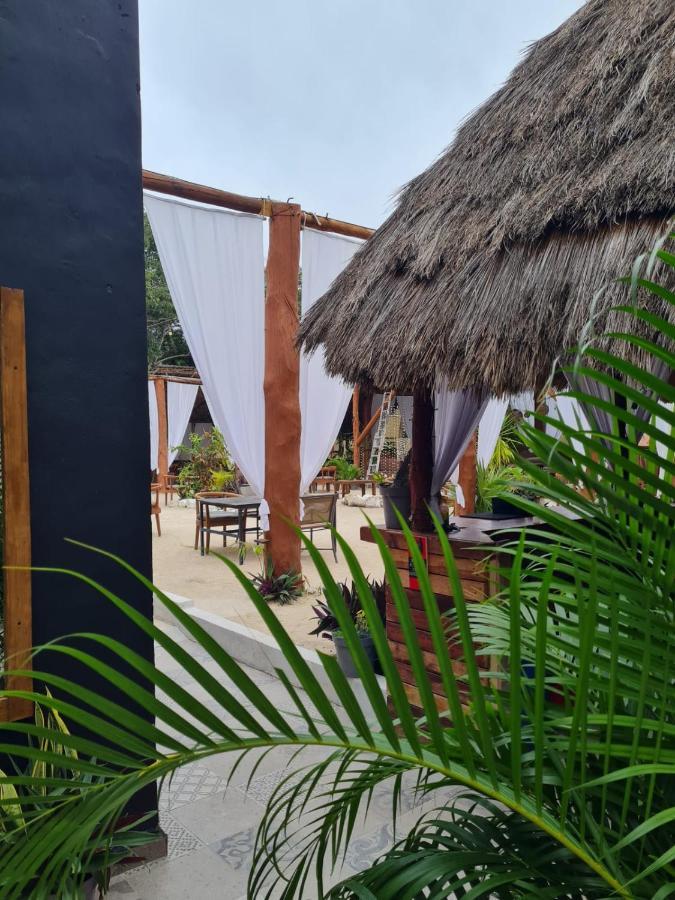 The All Inclusive Hostel - Food, Drinks And Transportation To The Beach And Cenotes Тулум Экстерьер фото