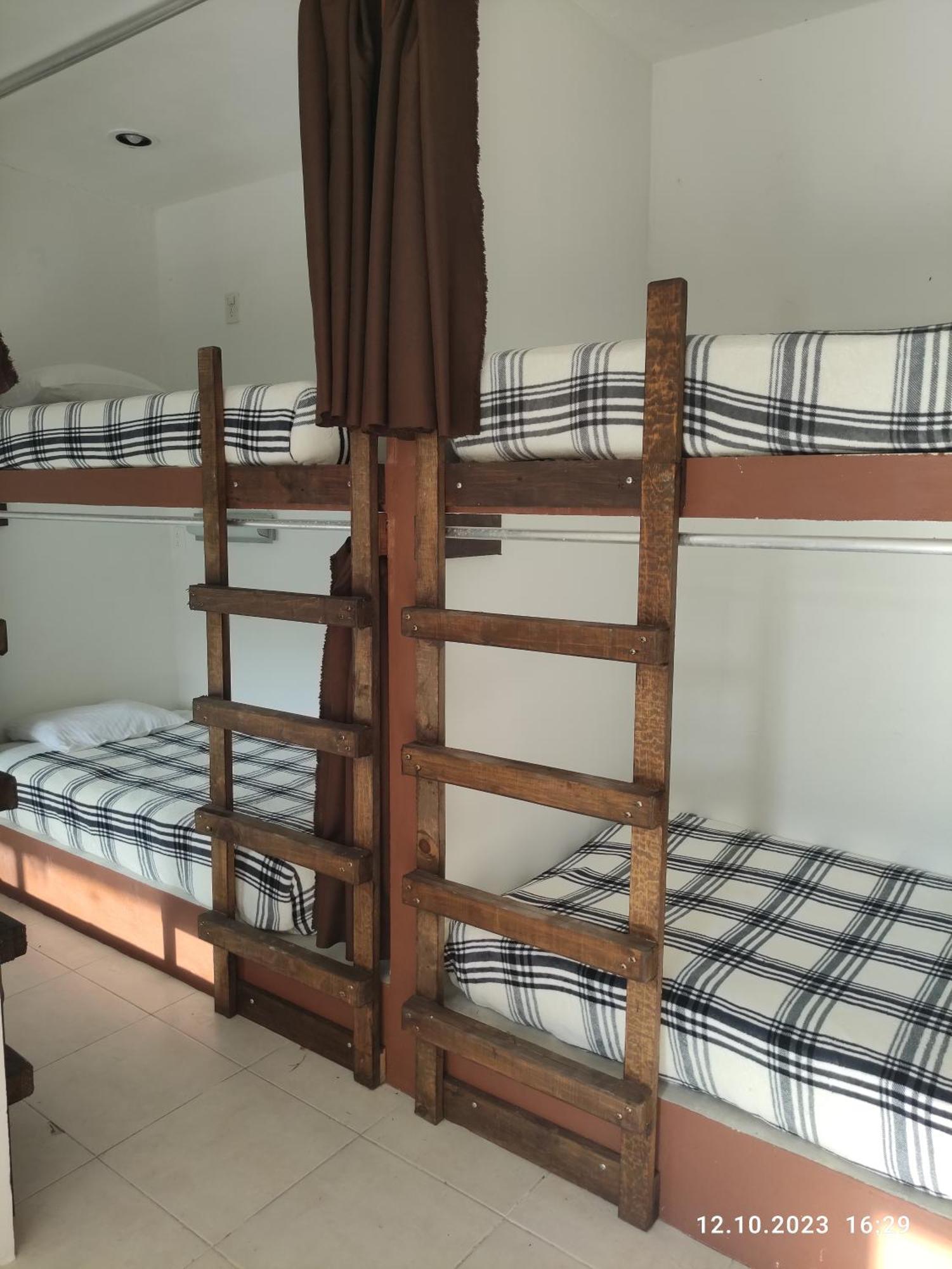 The All Inclusive Hostel - Food, Drinks And Transportation To The Beach And Cenotes Тулум Номер фото