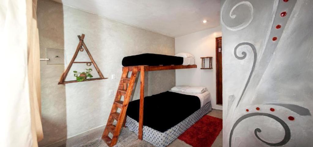 The All Inclusive Hostel - Food, Drinks And Transportation To The Beach And Cenotes Тулум Номер фото