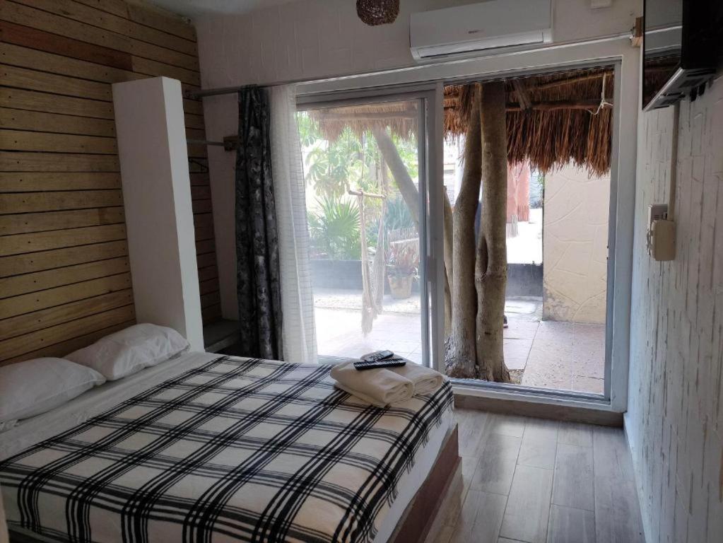 The All Inclusive Hostel - Food, Drinks And Transportation To The Beach And Cenotes Тулум Экстерьер фото